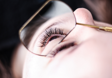 Bakışlarınız Konuşsun: Ünye’de Kirpik Lifting ve İpek Kirpik Uygulamaları !